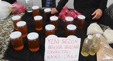 Kırklareli Pazarlarında Yeni Sezon Kara Çalı Balı Satışta