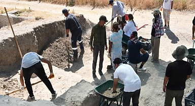 Perinthos Antik Kenti'nde ortaya çıkarılan tiyatronun, dörtte biri kazıldı
