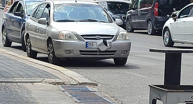 Pınarhisar’da Yaya Geçidine Park Eden Araç Tepki Topladı