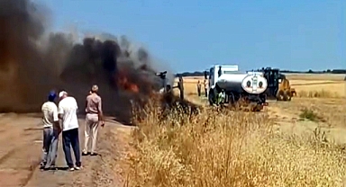 Tekirdağ’da alev alan iş makinesi yandı