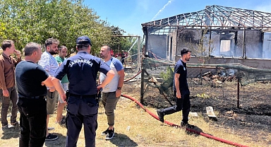 Tekirdağ'da tek katlı müstakil ev, yangında kullanılamaz hale geldi