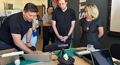 TIP EĞİTİMİNDE DİJİTAL DÖNÜŞÜM ÇALIŞMA GRUBUNDAN STEM Innovation LAB'A ZİYARET