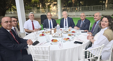 ÜNİVERSİTEMİZ İDARİ PERSONELİNE TEŞEKKÜR VE MORAL YEMEĞİ