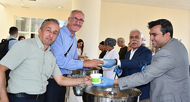 ÜNİVERSİTEMİZDE AŞURE İKRAMI