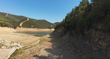 Barajın su seviyesi yüzde 1'in altına düştü; belediye tasarruf çağrısı yaptı