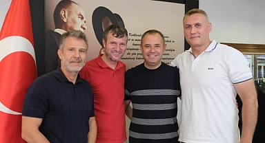 Başkan Derya Bulut, Konuklarını Makamında Ağırladı