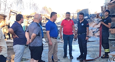 Başkan Sarıkurt Fabrika Yangınını Yerinde İnceledi