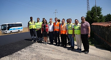 Başkanlar Sarıkurt ve Yüceer Sarılar Yolundaki Asfalt Çalışmalarını İnceledi