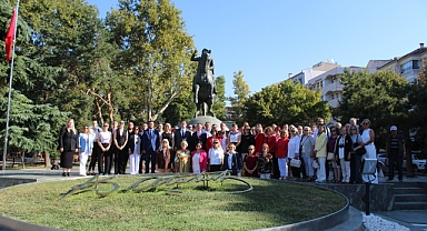 CHP Kırklareli Teşkilatından 30 Ağustos Zafer Bayramı'na Anlamlı Kutlama