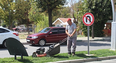 Kırklareli Belediyesi'nden Otluk Alanlarda Çim Biçme Çalışması