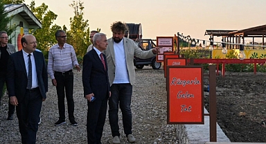 Kırklareli Valisi Uğur Turan'dan Lüleburgaz'da Çilek Evi Ziyareti
