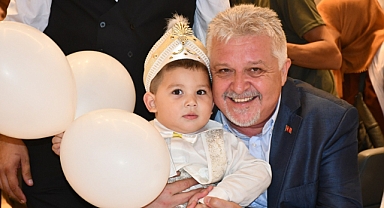 Lüleburgaz Belediyesi’nin Sünnet Şenliğinde Çocukların Yüzü Güldü