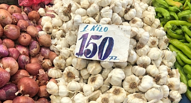 Lüleburgaz’da Kapalı Pazar Yeri’nde Sarımsak 150 TL’den Satılıyor