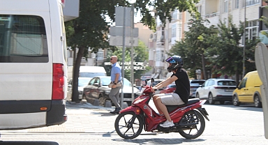 Motosiklet Sürücüleri Trafikte Zor Anlar Yaşıyor