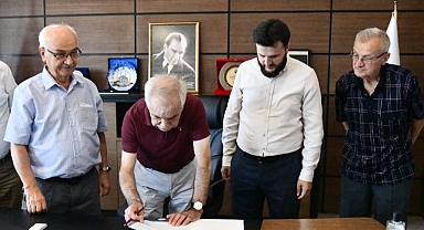 Nazmiye Recep İstek Cami'nin Yapı Kullanım İzin Belgesi Teslim Edildi