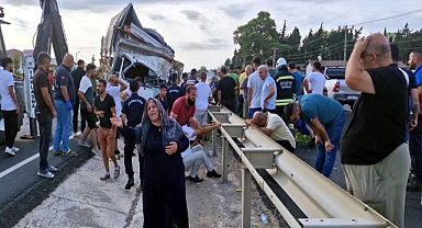 Tekirdağ'da kamyon devrildi; 3 kardeşten 1'i öldü, diğerleri yaralı