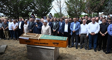  Vali Soytürk Hayri Baruş’un Cenaze Töreni’ne Katıldı