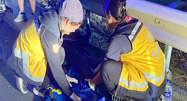 Yoldaki takoza çarpan motosiklet sürücüsü yaralandı