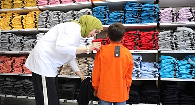 1000 ÖĞRENCİYE KIYAFET YARDIMINDA BULUNDUK