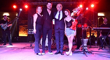 30 Ağustos Zafer Bayramı Coşkusu Keşan'da Fener Alayı ve Konser ile Taçlandı