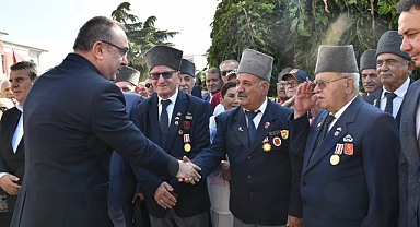 30 Ağustos Zafer Bayramı Münasebetiyle Atatürk Anıtı’na Çelenk Sunuldu