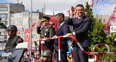 Başkan Sarıkurt 30 Ağustos Zafer Bayramı Kutlamalarına Katıldı