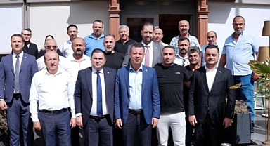 Başkan Sarıkurt, M Plakalı Şoför Esnafıyla Bir Araya Geldi