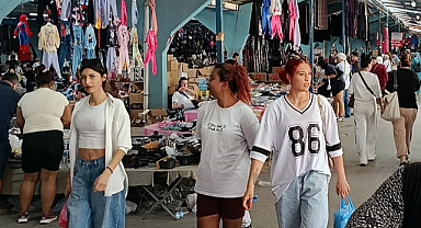 Edirne'de sınır kapılarında gurbetçi yoğunluğu bitti, Bulgar turistler yeniden alışverişe başladı