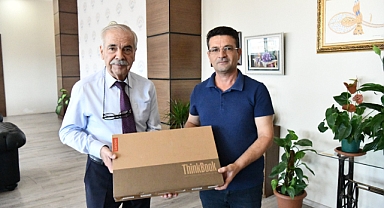 Geleceğin Doktoruna Başkan Özcan'dan Anlamlı Emanet