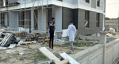 İnşaatta boya yapan işçi, 4'üncü kattan düşüp öldü