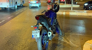 İtfaiye aracına çarpan motosiklet sürücüsü yaralandı