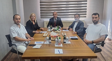 Kaynarca Belediye Başkanı Neşe Çevikbaş'tan Ticaret Borsası'na Ziyaret