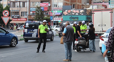 Kırklareli Merkez'de Trafik Polislerinden Sürücülere Uyarı