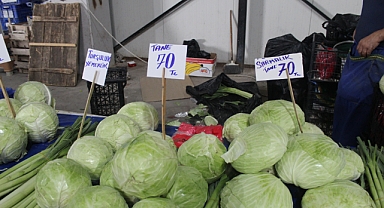 Kırklareli Pazarında Kışlık Turşuluk Lahanalar Satışta