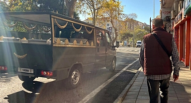 Motosiklet ile cenaze taşıma aracı çarpıştı; 2 yaralı