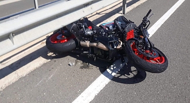 Otomobilin çarptığı motosikletin sürücüsü ağır yaralandı