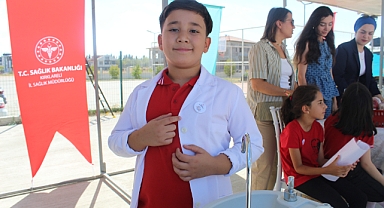 Sağlık Ekiplerinden Minik Öğrencilere İlk Yardım Eğitimi