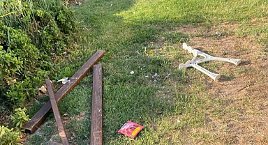 Tahrip Edilen Bankları Belediye Ekipleri Onardı