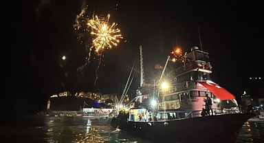 Tekirdağlı balıkçılar, havai fişek gösterileriyle denize açıldı