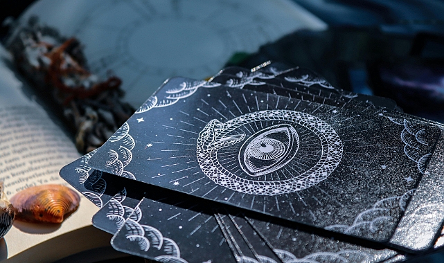 1 Kasım 2025 Cumartesi Burç Yorumları: Yeni Ayın İlk Günü Güçlü Başlangıçlar Getiriyor!