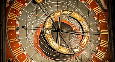 15 Ekim 2025 Çarşamba Günlük Burç Yorumları: Enerji Yükseliyor, Cesaret Kazandırıyor! 