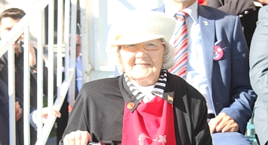 91 Yaşındaki Binnaz Teyze'den Cumhuriyet Bayramı'na Anlamlı Armağan