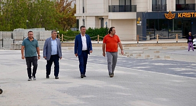 Başkan Sarıkurt'tan Şeyhsinan Mahallesi Yol Çalışmalarına Yerinde İnceleme	