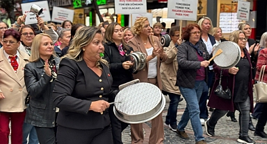 CHP'li Kadınlardan Boş Tencerelerle Adalet ve Hürriyet Çağrısı