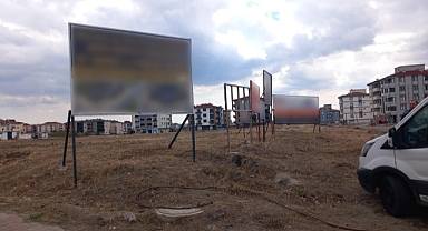 ÇORLU'DA GÖRÜNTÜ KİRLİLİĞİNE GEÇİT YOK