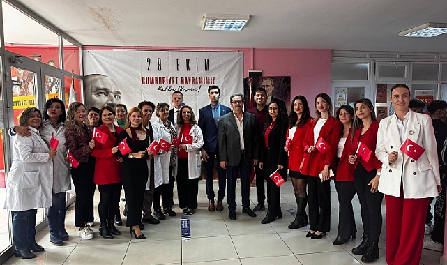 Final Akademi Anadolu Lisesi'nde 29 Ekim Coşkusu