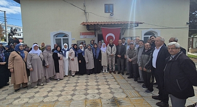 Kavaklı'da Umre Yolcuları Dualarla Uğurlandı