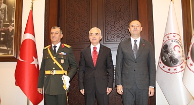 Kırklareli Valiliğinde Cumhuriyet Bayramı Kabul Töreni Düzenlendi