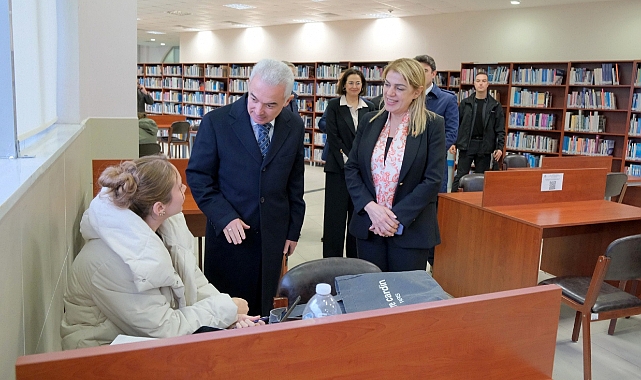Kırklareli Valisi ve KLÜ Rektörü Öğrencilerle Merkez Kütüphanede Buluştu