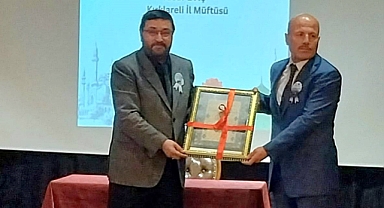 Pınarhisar’da “Peygamberimiz, Cami ve Namaz” Konferansı Düzenlendi